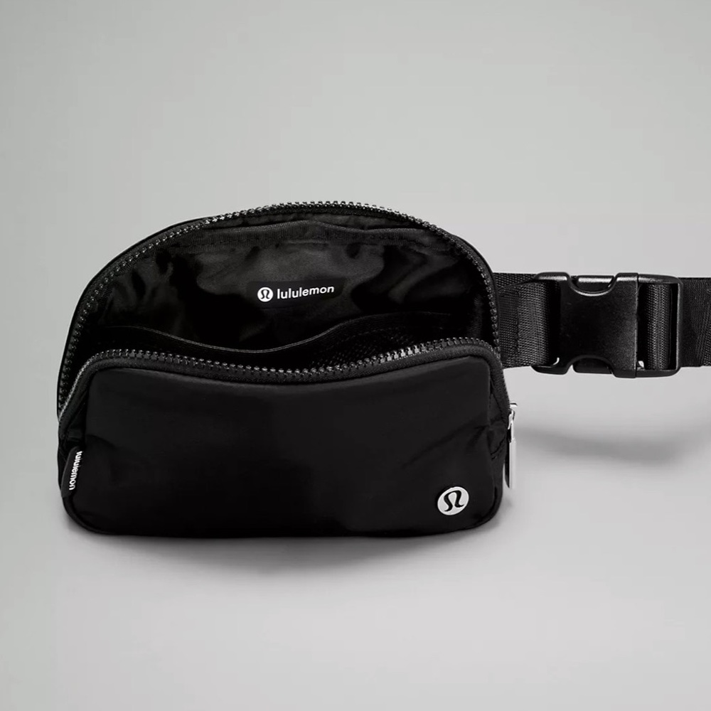 Luluemon Everywhere Belt Bag Black - Picture 3 of 4
